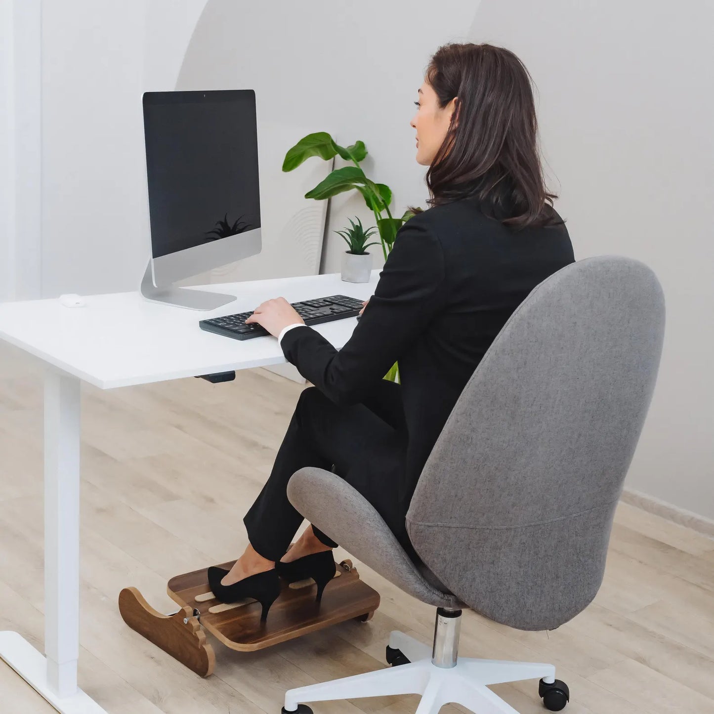 ergonomic footrest