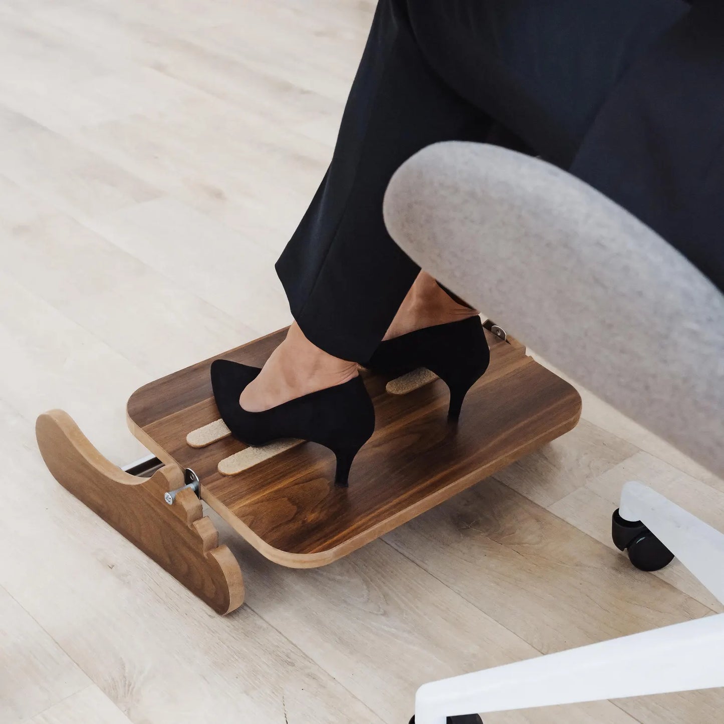 ergonomic footrest